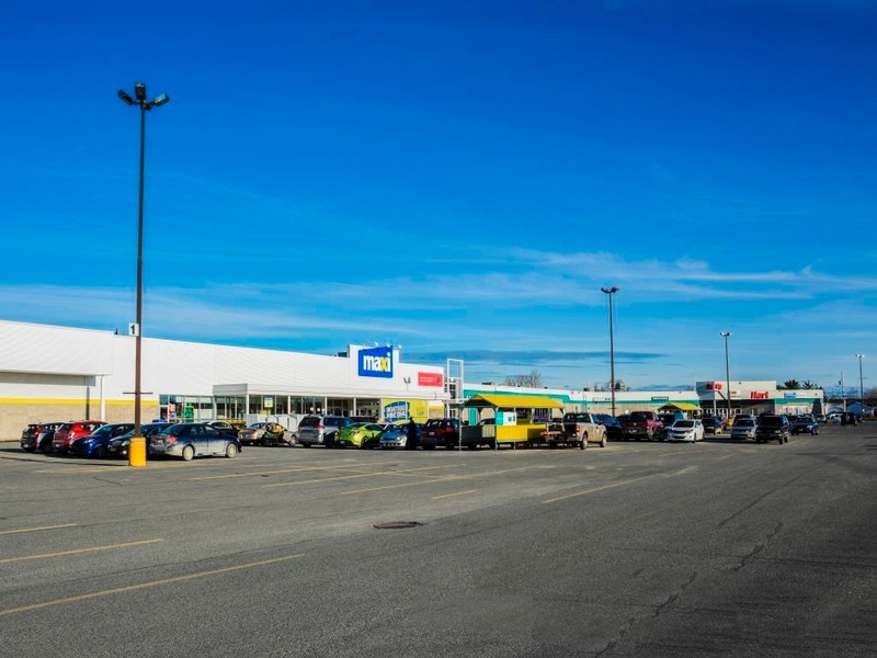 CARREFOUR LA SARRE Commercial center in La Sarre