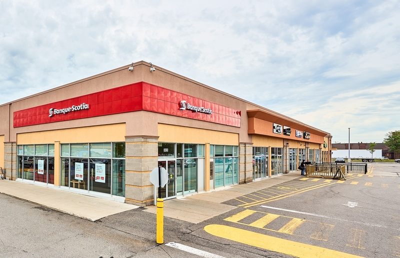 Méga Centre Centre commercial à Ville StLaurent