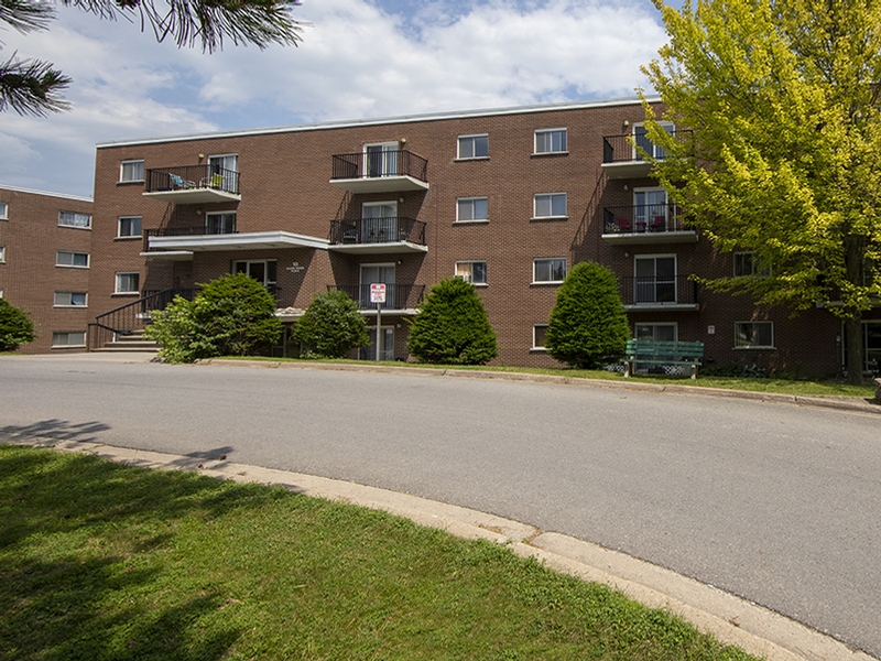 530 Glenn Wood Place Residential building in Brockville