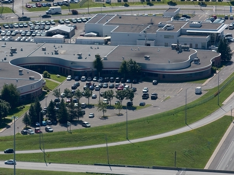 Complexe 440 Chomedey Boulevard Building Industrial building in Laval