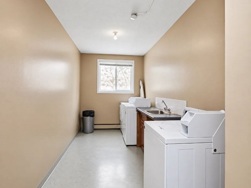 9913 108 Ave - Studio 2