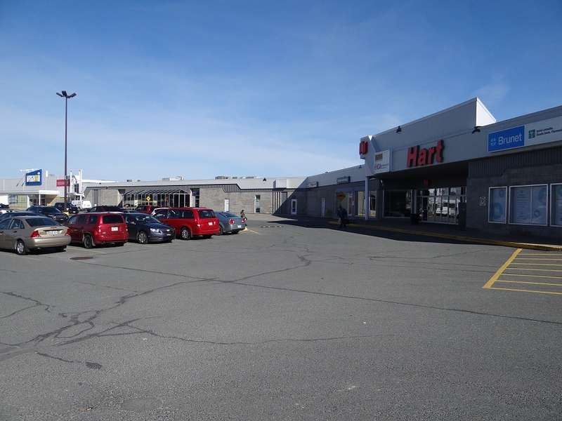 CARREFOUR LA SARRE Centre commercial à La Sarre